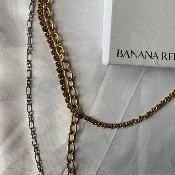 Banana Republic mixed metal, triple-strand necklace. - Picture 4 of 7